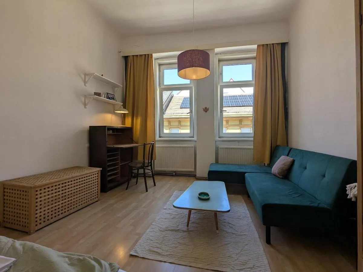 Cosy Room In Shared Apartment With Balcony Vienne Autriche